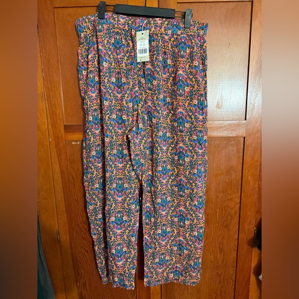 NWT Boden Women’s US 12 Crinkle Taper Trouser Colorful Printed Floral Pattern